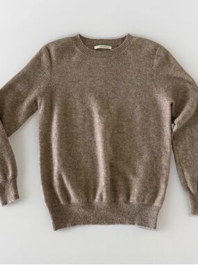 Elle Grey 100% Wool Women’s Lightweight Sweater Oatmeal Quiet Luxury Preppy S/M